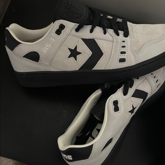 Men's Black and White Sneakers Comverse, BRAND NEW, NEVER WORN, SIZE 13 - Picture 4 of 11